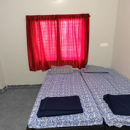 Aadishkti Bhakt Nivas Hotel Tuljapur ภายนอก รูปภาพ