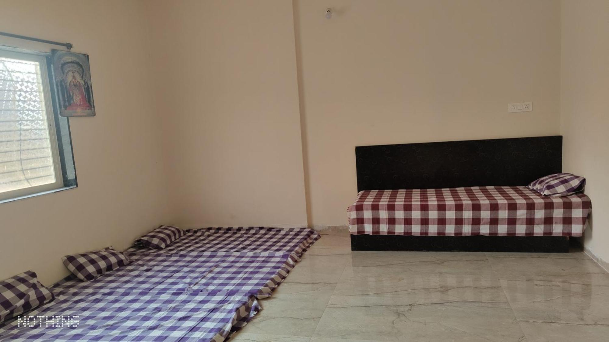 Aadishkti Bhakt Nivas Hotel Tuljapur ห้อง รูปภาพ