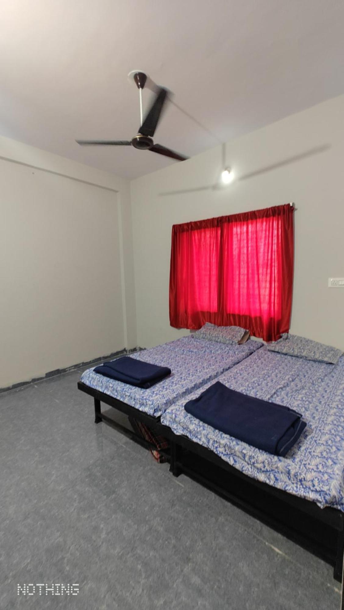 Aadishkti Bhakt Nivas Hotel Tuljapur ภายนอก รูปภาพ