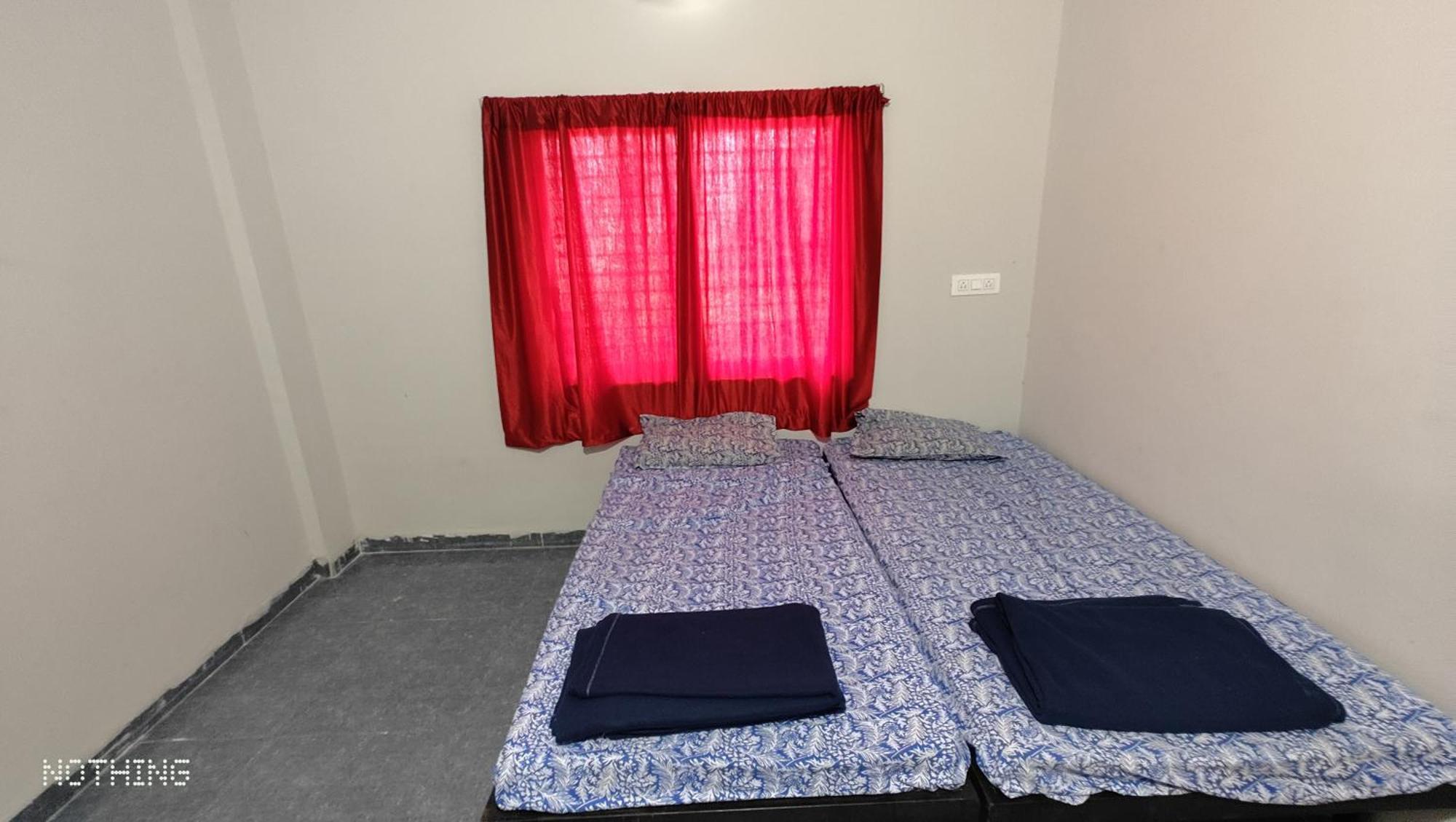 Aadishkti Bhakt Nivas Hotel Tuljapur ภายนอก รูปภาพ